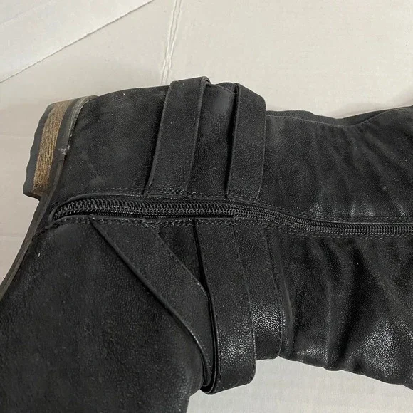 Black Knee-High Leather Boots - Picture 3 of 10